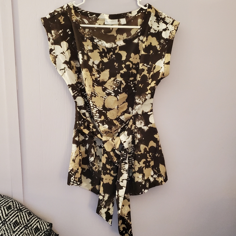 ✨ NWOT New York & Company front tie blouse